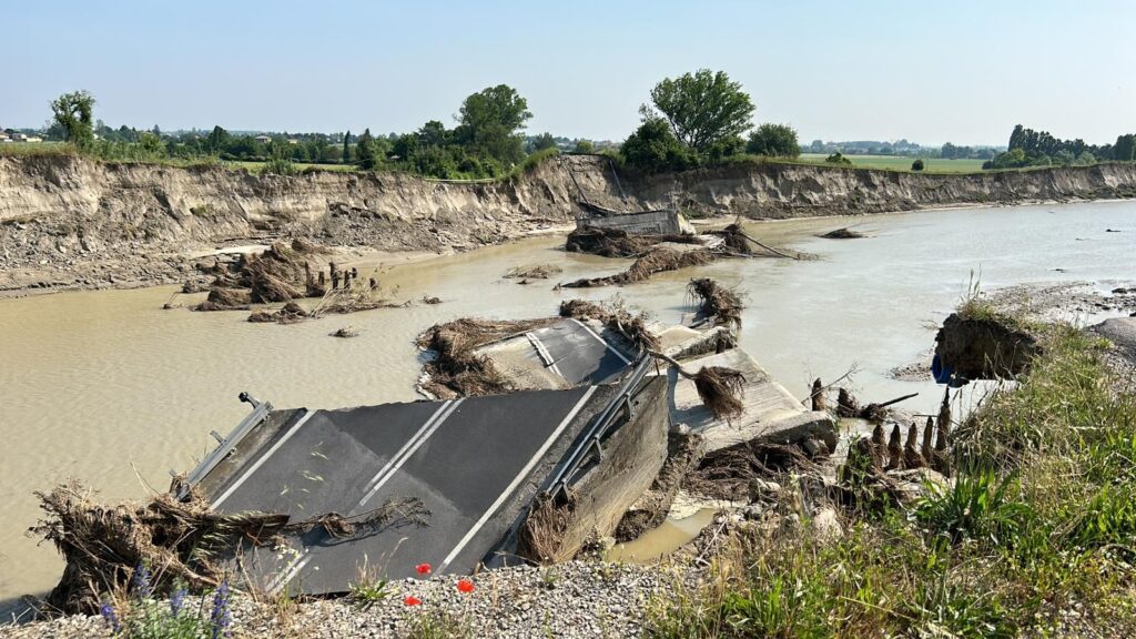 Viaggio nell’inferno tra fango e fiumi d’acqua: il libro di Emanuele Valeri sul disastro in Emilia Romagna (VIDEO) 2