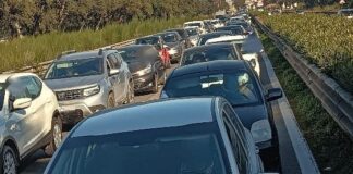 Via Cristoforo Colombo, traffico in tilt per incidente