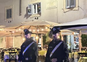 Roma, raffica di arresti sui mezzi pubblici: manette per una ventina di borseggiatori 2