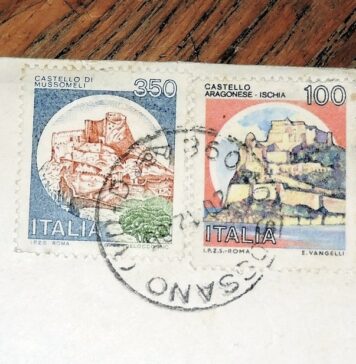 Dei francobolli da collezioni su lettera