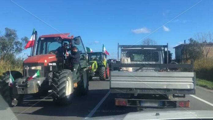 Trattori in protesta a torrimpietra