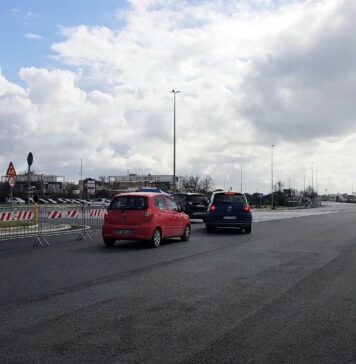 Sorpresa per gli automobilisti con la maratonina RomaOstia: aperta la strada per Torvaianica (VIDEO)