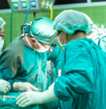 BRACCIANO-PAZIENTE-OPERATO-SUCCESSO-TUMORE-TIROIDE-TECNICA-INNOVATIVA-
