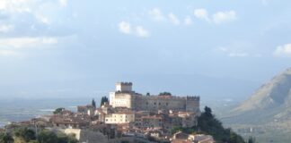 Gita fuoriporta a Sermoneta: dal borgo storico ai colori del Giardino di Ninfa
