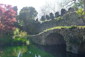 Gita fuoriporta a Sermoneta: dal borgo storico ai colori del Giardino di Ninfa