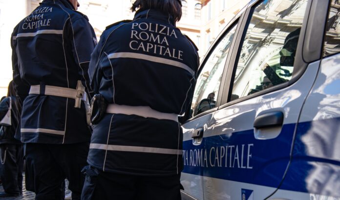 Agenti della Polizia Locale di Roma Capitale