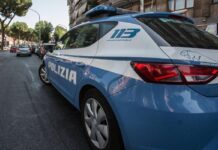 Agente aggredito a Lavinio durante un tentativo di estorsione. Un 45enne gli rompe il naso con una testata ma torna libero: scoppia la protesta dei sindacati