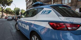 Agente aggredito a Lavinio durante un tentativo di estorsione. Un 45enne gli rompe il naso con una testata ma torna libero: scoppia la protesta dei sindacati