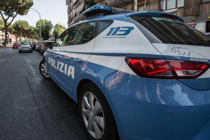 Agente aggredito a Lavinio durante un tentativo di estorsione. Un 45enne gli rompe il naso con una testata ma torna libero: scoppia la protesta dei sindacati