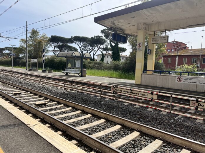 Treni, linea Pisa-Roma: rallentamenti per guasto - Canaledieci.it