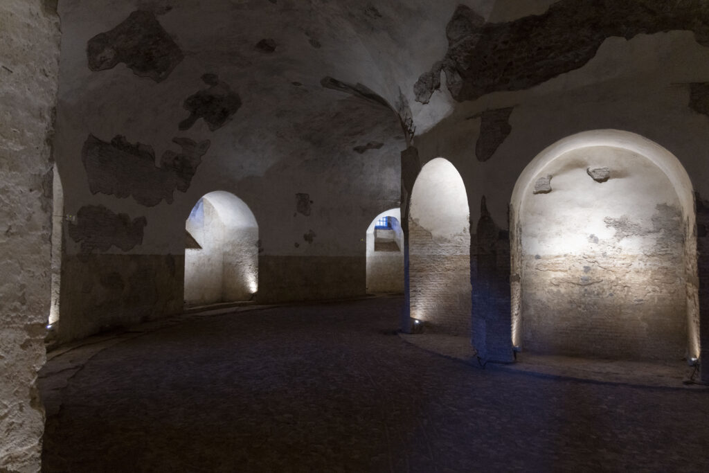 La Villa di Massenzio ora splende anche di notte (e a ingresso gratuito) 2