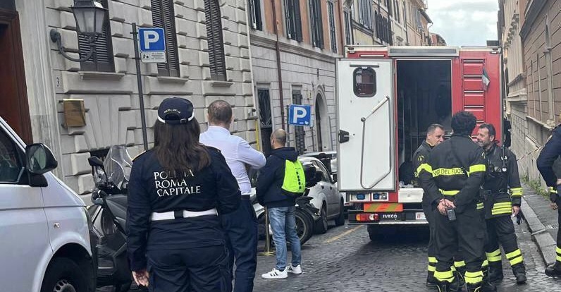 Roma, evacuato l'hotel Bernini: 8 intossicati e più strade chiuse 1