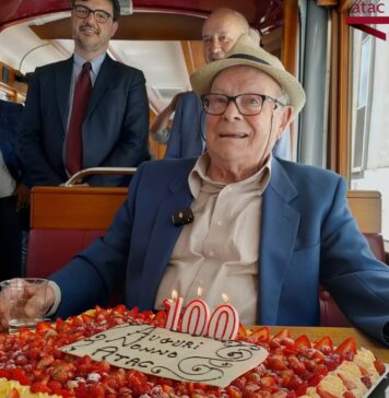 Roma, ex autista “Nonno Atac” compie 100 anni e torna sul bus