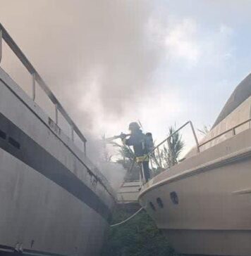 Fiumicino, incendio in piena notte in un cantiere nautico: si indaga sulle cause