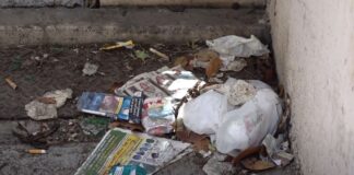 Ostia, ascensori della stazione nel degrado. I residenti: “Usati come bagni” (VIDEO)