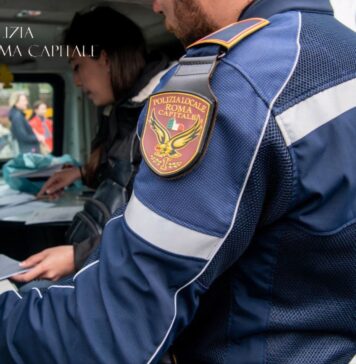 Furti in pieno centro a Roma, ladri provano a fuggire tra la folla di turisti