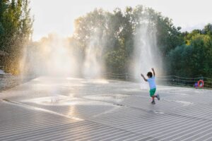 Tante attività in programma a Tiberis, tra yoga, giochi d'acqua e tintarella sul Tevere