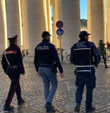 Roma centro, operazione antidegrado: blitz interforze, sanzioni per migliaia di euro