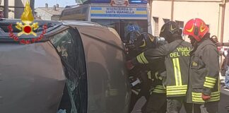 Incidente stradale vicino Roma: carambola su altre auto, ferita una persona