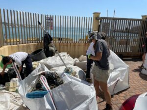 Blitz via mare della Guardia costiera: recuperate centinaia di trappole per polpi e materiali per la pesca illegale