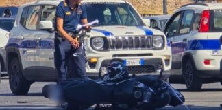 Roma, fuga dopo incidente: trovata conducente Smart, aveva lasciato a terra una persona ferita