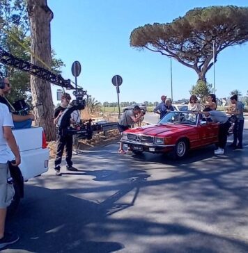 Cinema, Mario Martone gira “Fuori” e porta sul litorale il suo super cast