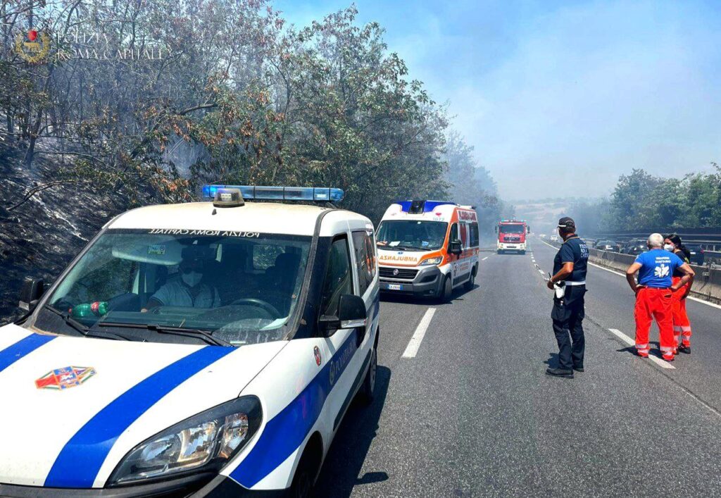 Auto gpl va a fuoco, chiusa via Pontina 2