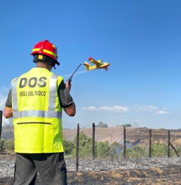 Roma e provincia, Vigili del Fuoco: oltre trenta incendi in poche ore, fiamme tra hinterland e litorale