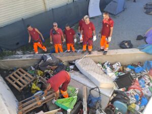 Spiaggia di Ostia, nuovo blitz per smantellare le tendopoli (VIDEO)