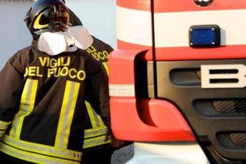 Lecce, palazzina crolla durante lavori a Carmiano: estratti vivi dalle macerie quattro operai