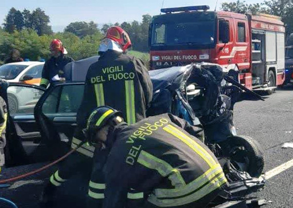 Tragedia sull'autostrada A1: un morto e tre feriti nello schianto alle porte di Roma 1