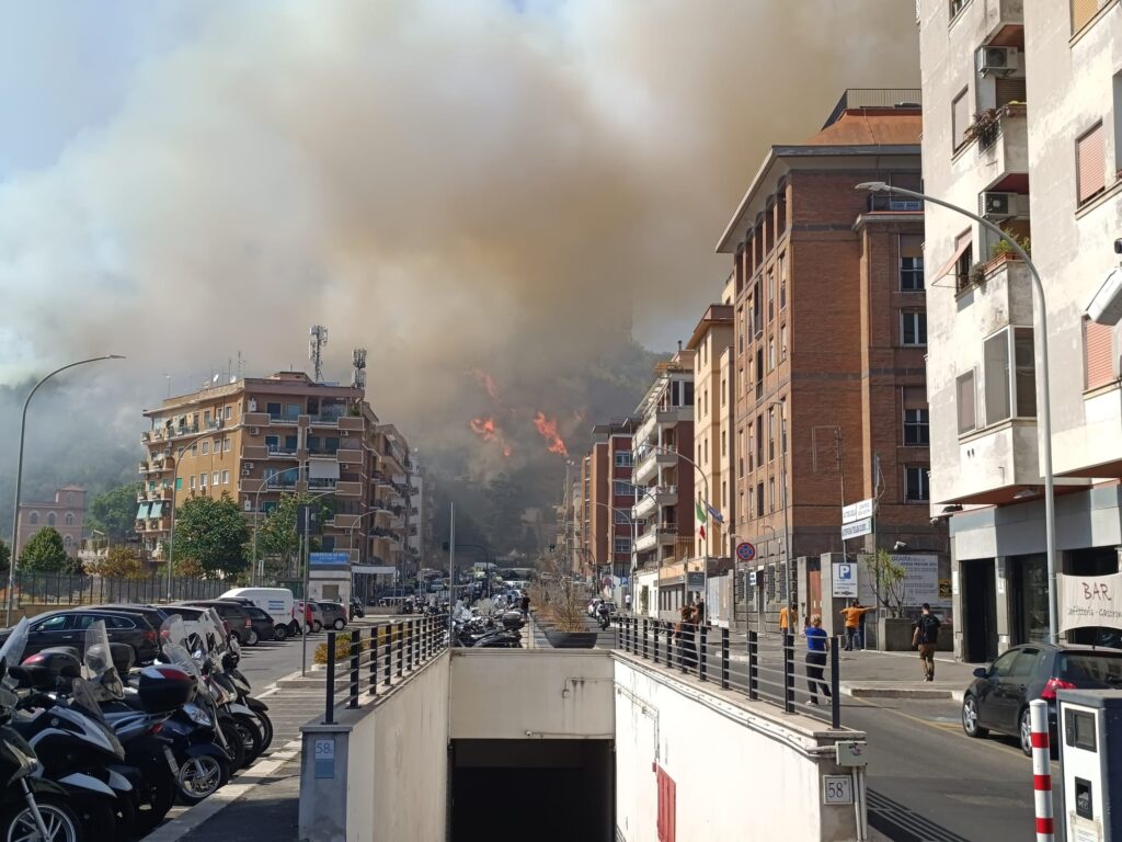 Il rogo a Monte Mario