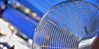 un ventilatore contro caldo e afa