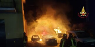 Incendio auto a Palestrina, tre vetture carbonizzate nella notte