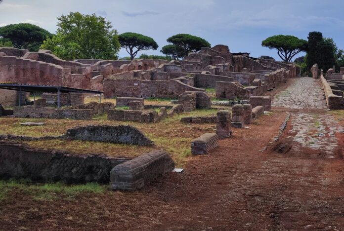 Lavoro, al Parco Archeologico di Ostia Antica si cercano operatori didattici: come candidarsi