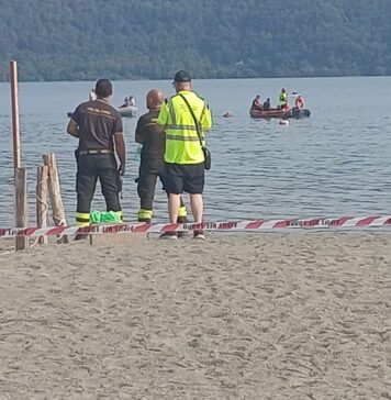 Le ricerche dei due ragazzi annegati nel lago di Castel Gandofo