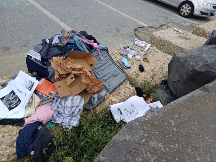 Furto in auto a Fiumicino, rubate ceramiche e sculture di una studentessa americana: scattano le ricerche