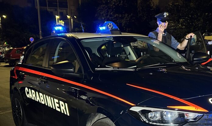 Roma, furti auto: coppia scoperta con arnesi da scasso, centraline e chiavi