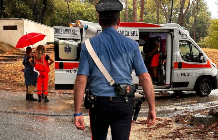 Bomba d'acqua, cinque minori noleggiano un risciò ma finiscono in mezzo al nubifragio