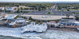 Ostia, esclusivo: i danni del mare visti dal drone (VIDEO)