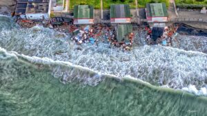 Ostia, esclusivo: i danni del mare visti dal drone (VIDEO)