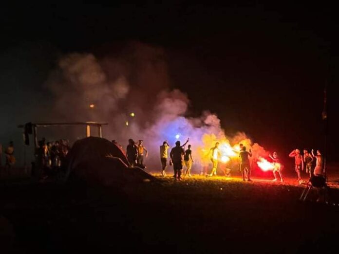 falò-abusivi-spiaggia Il Comune adotta un giro di vite in vista dei festeggiamenti: stop falò Ferragosto Ladispoli, spiagge libere chiuse la sera e divieto assoluto di accendere fuochi o liberare lanterne cinesi