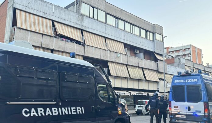 Disposto lo sgombero dell'hotel Cinecittà base di famiglie e bande sudamericane