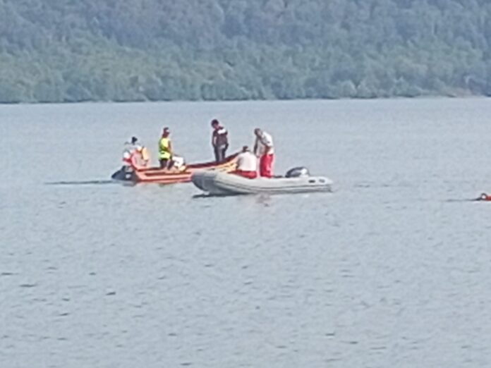 Castel Gandolfo, due giovani si tuffano nel lago e scompaiono