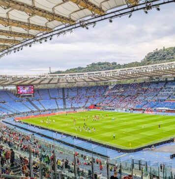 Roma-Udinese, la protesta dei tifosi: la curva sud entra dopo trenta minuti. Cori per De Rossi - Canaledieci.it