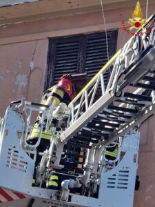 Morto in casa a Civitavecchia: cadavere scoperto dopo oltre dieci giorni