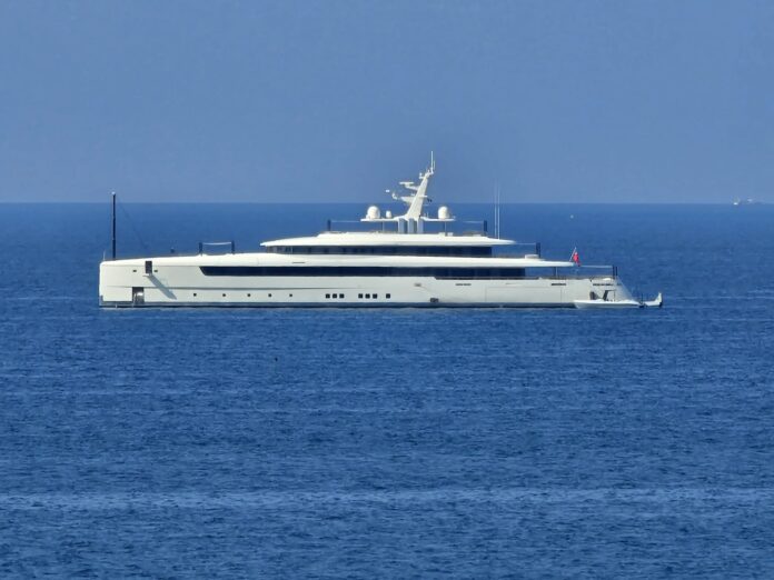 Ad Ostia lo yacht Fantasea, capolavoro di lusso ed ingegneria navale