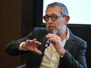 Guida tv 16 ottobre 2025, cosa c'è stasera in televisione: programmi da non perdere in chiaro e su Sky 1