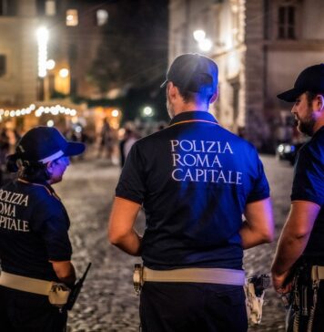 Minimarket protagonisti della "malamovida" a Roma: in una notte sanzionati più di venti