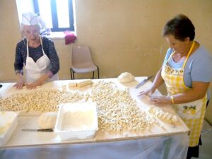 Sagre nel Lazio dall’11 al 13 ottobre: castagne, patate, polenta e tutti i sapori d’autunno nel percorso del gusto (VIDEO) 2 Sagre nel Lazio dall’11 al 13 ottobre: castagne, patate, polenta e tutti i sapori d’autunno nel percorso del gusto